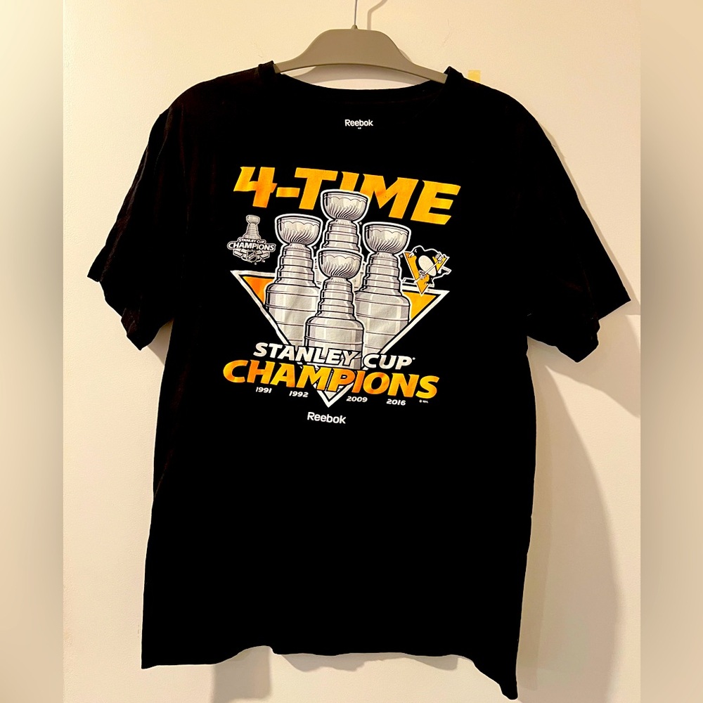 Pittsburgh Penguins Black Stanley Cup T-Shirt Sz. M *EUC* MSRP: $30
